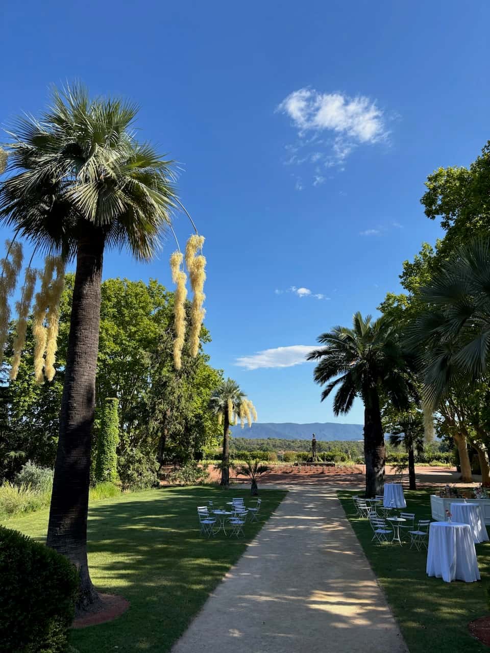 Décoration florale de mariage au Château Colbert
