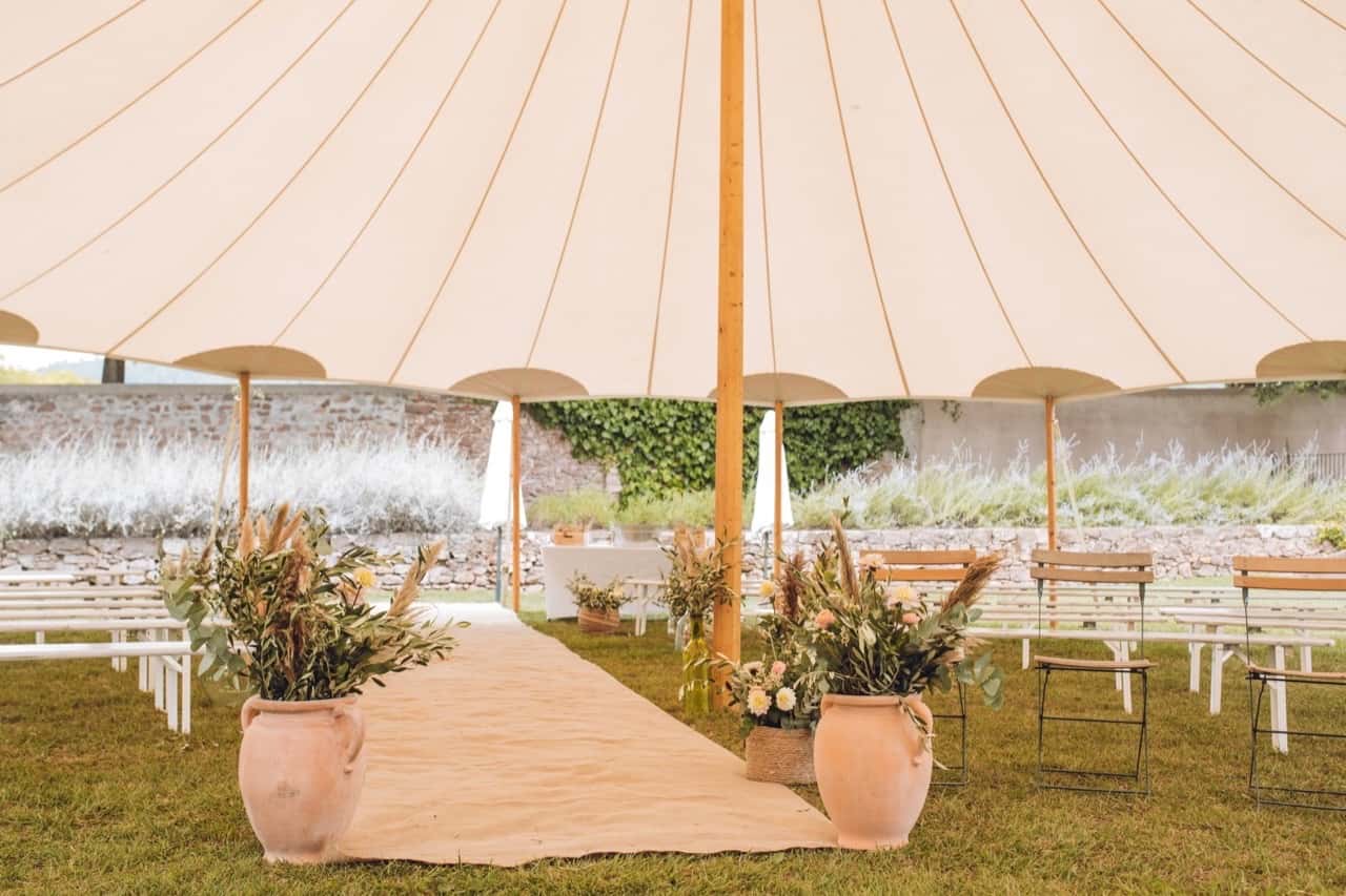 Décoration florale de mariage au Château des Demoiselles