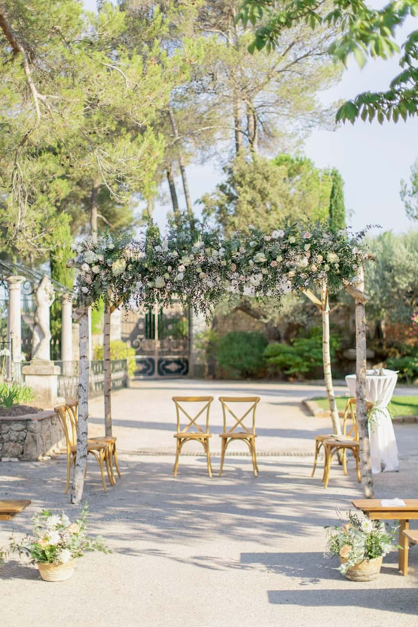 Décoration florale de mariage au Château La Font du Broc