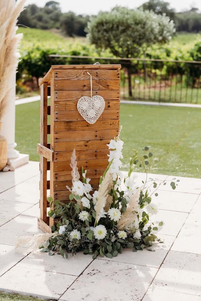 Décoration florale de mariage au Domaine de la Bouverie
