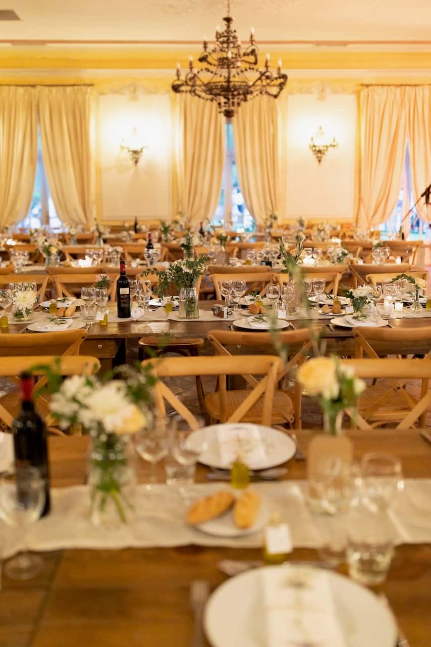 Décoration florale de mariage au Château La Font du Broc