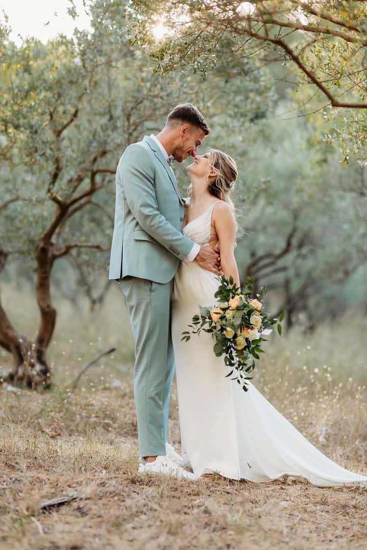 Décoration florale de mariage au Château La Font du Broc