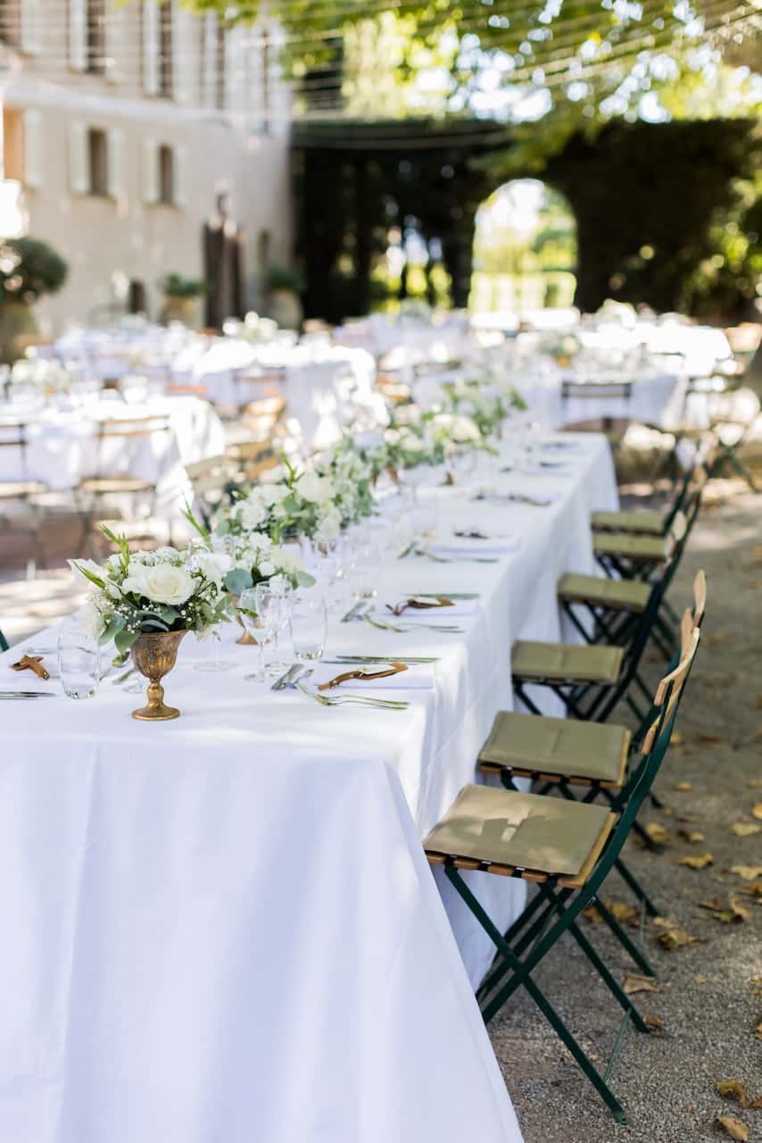 Décoration florale de mariage au Château Sainte-Roseline
