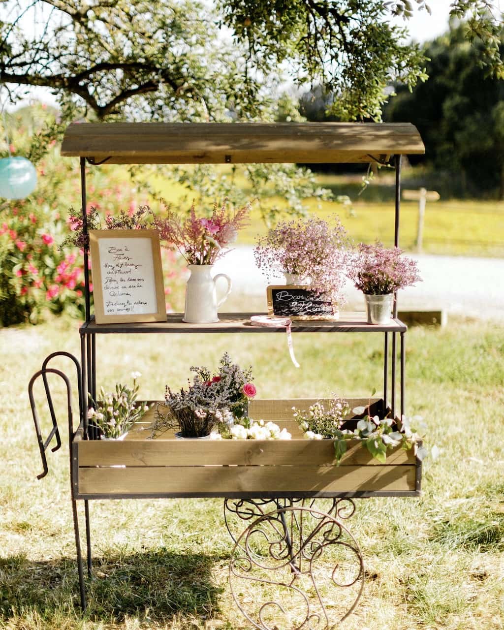 Décoration florale de mariage au Château du Rouët
