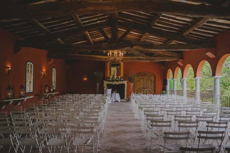 Décoration florale de mariage au Château La Font du Broc