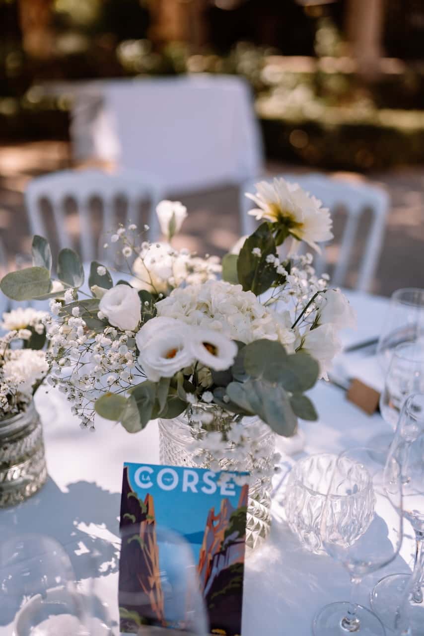 Décoration florale de mariage au Château Colbert