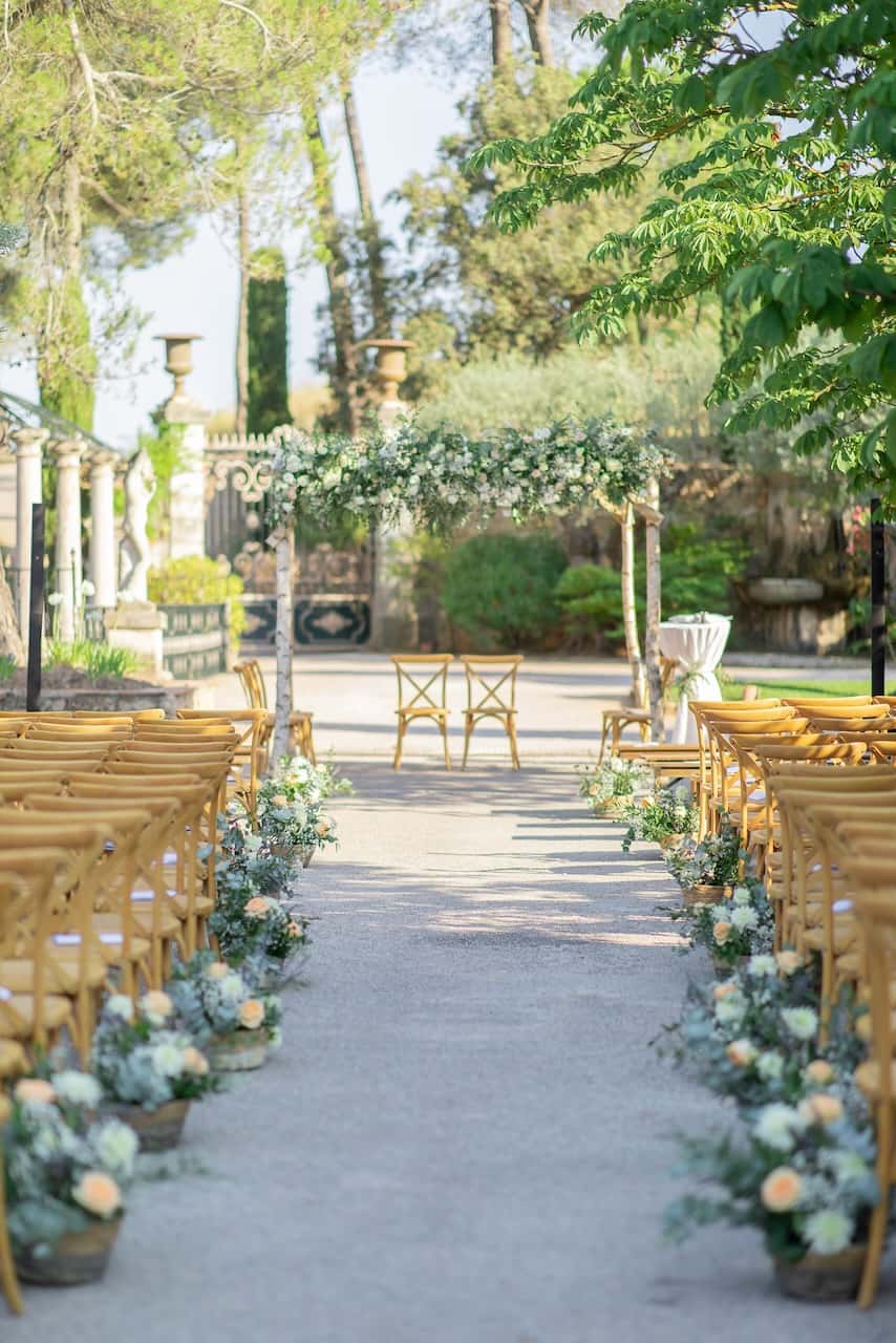 Décoration florale de mariage au Château La Font du Broc