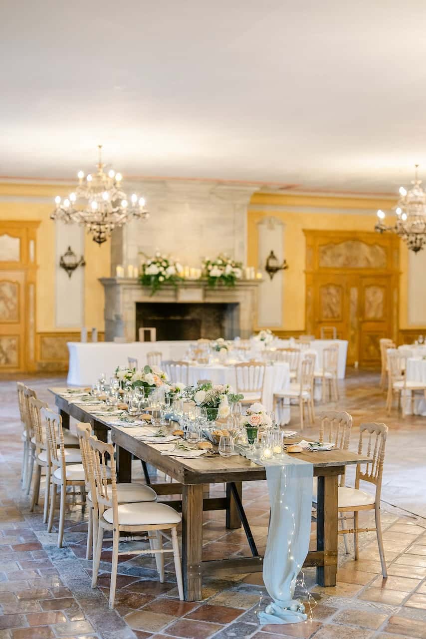 Décoration florale de mariage au Château La Font du Broc