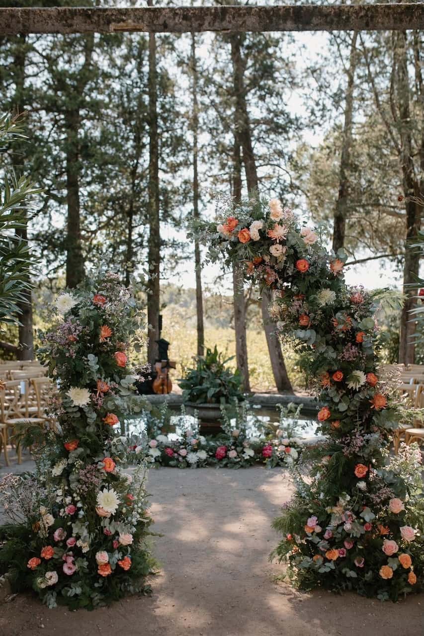 Décoration florale de mariage au Château de Vaucouleurs