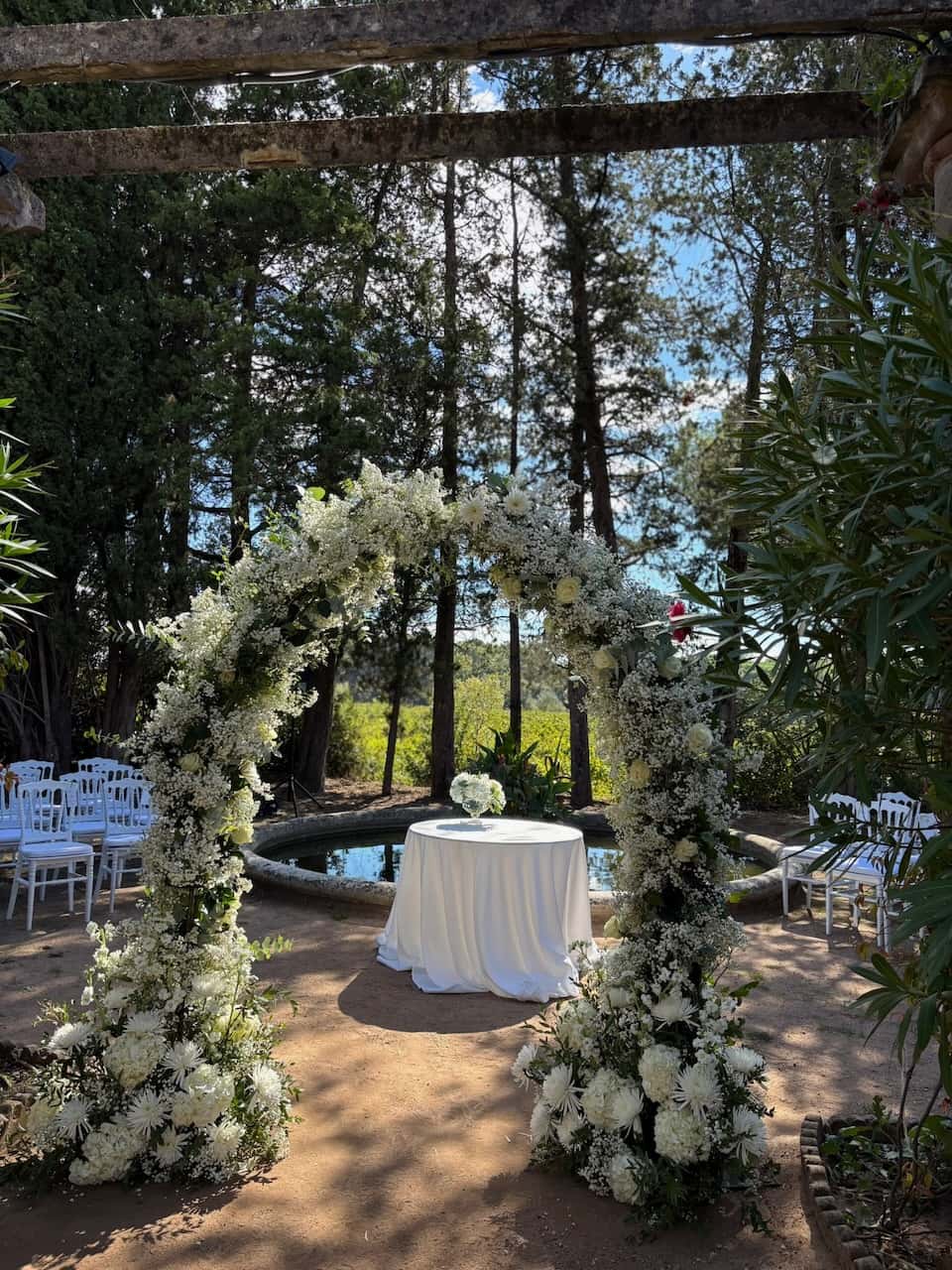 Décoration florale de mariage au Château de Vaucouleurs
