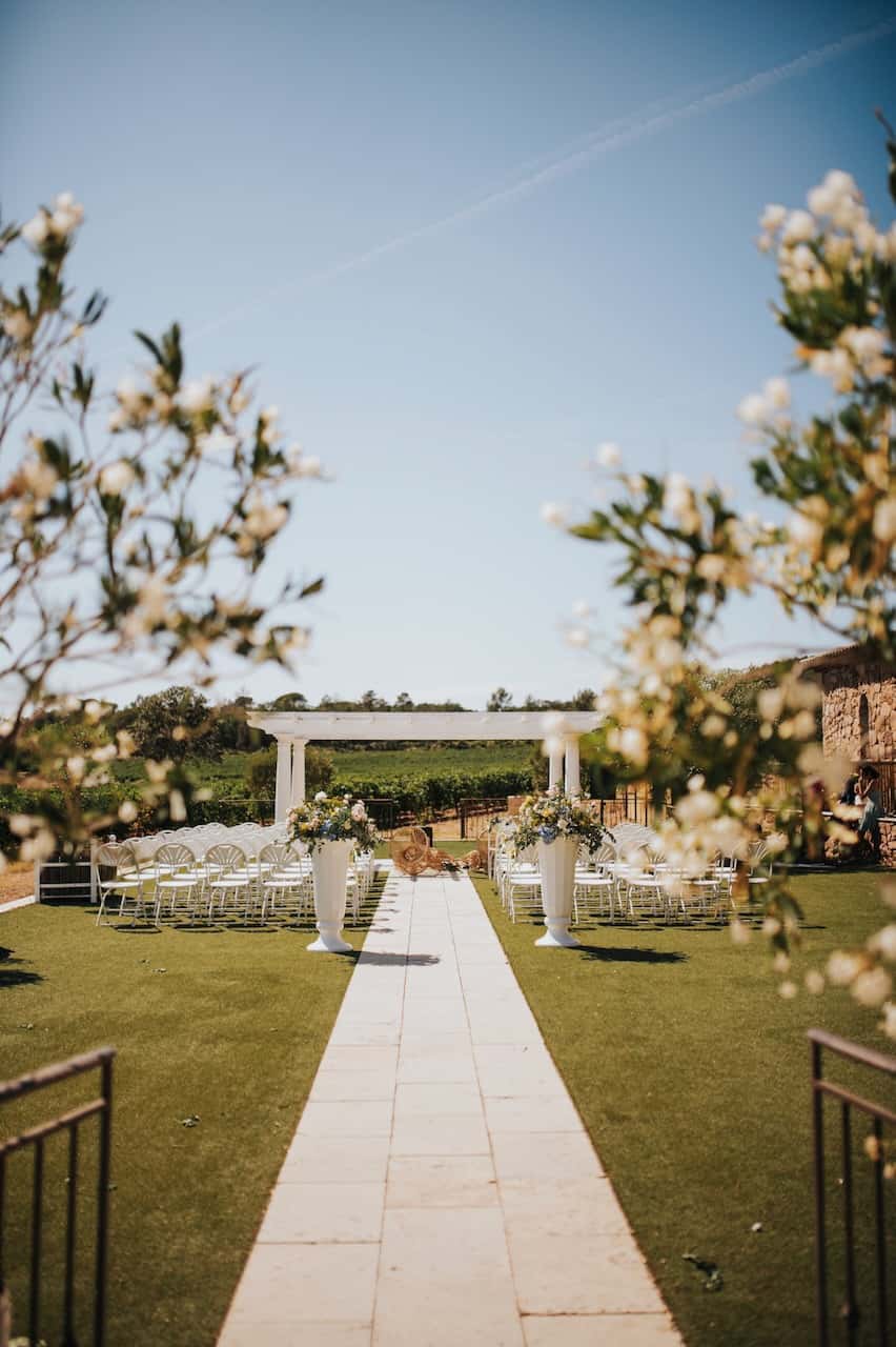Décoration florale de mariage au Domaine de la Bouverie
