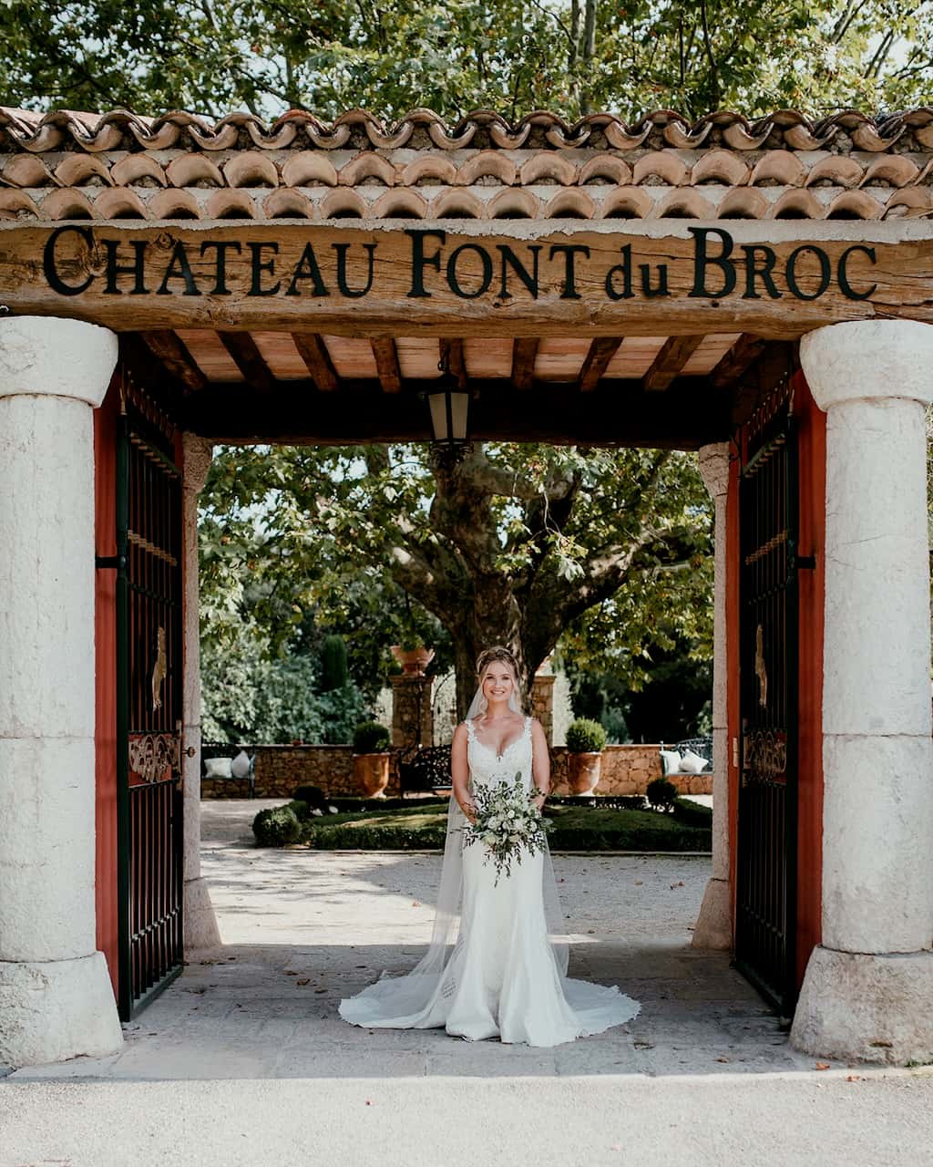 Décoration florale de mariage au Château La Font du Broc